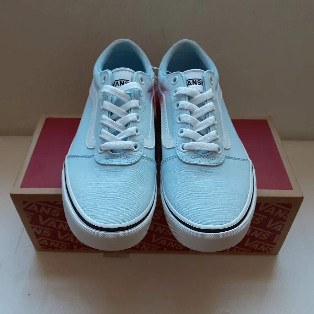 Vans - Picture 2 of 4